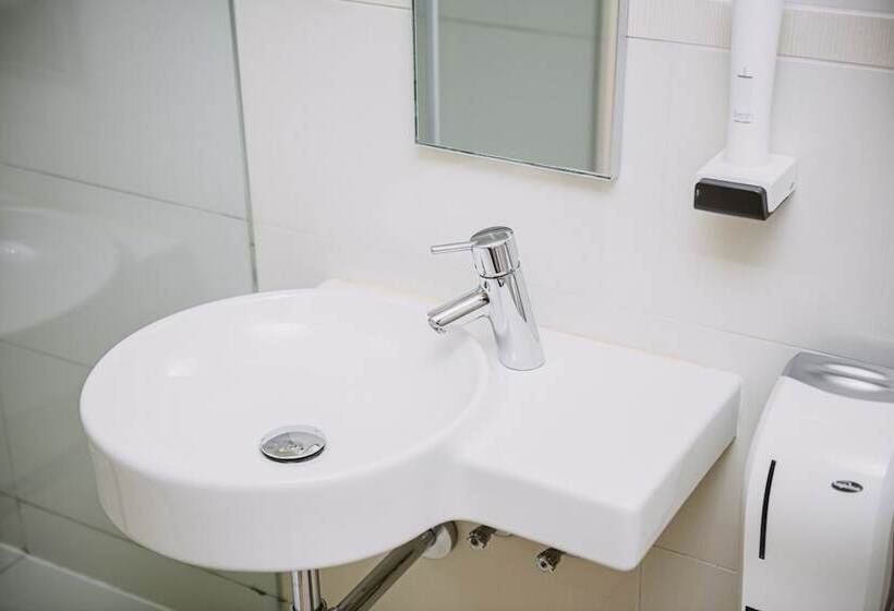 Wabi Hotel Beauty & Dental Center