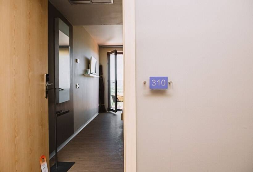 Wabi Hotel   Beauty & Dental Center