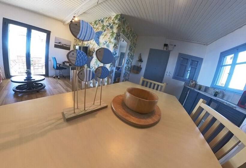 Beachfront/2br/garden/bbq/seaview/quietretreat