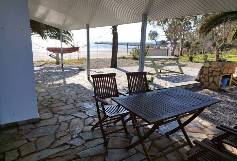 Beachfront/2br/garden/bbq/seaview/quietretreat