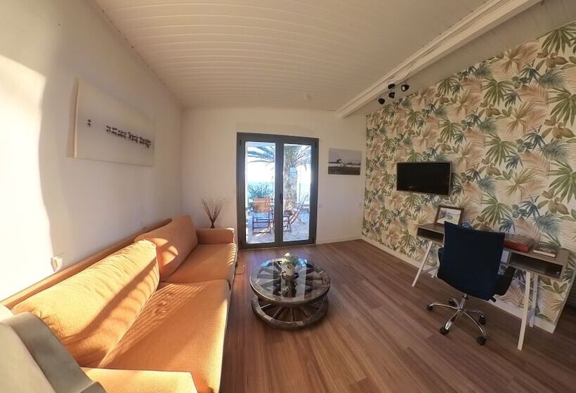 Beachfront/2br/garden/bbq/seaview/quietretreat