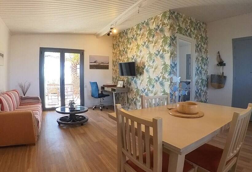 Beachfront/2br/garden/bbq/seaview/quietretreat