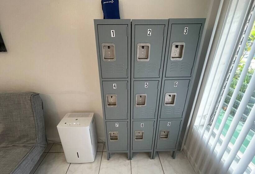 فندق صغير Hallandale Beach Motel With Free Parking And Full Kitchen ! No Extra Fees! Accepting Cash!