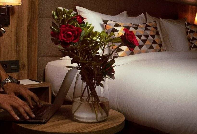 هاستل Urban Hotel And Spa