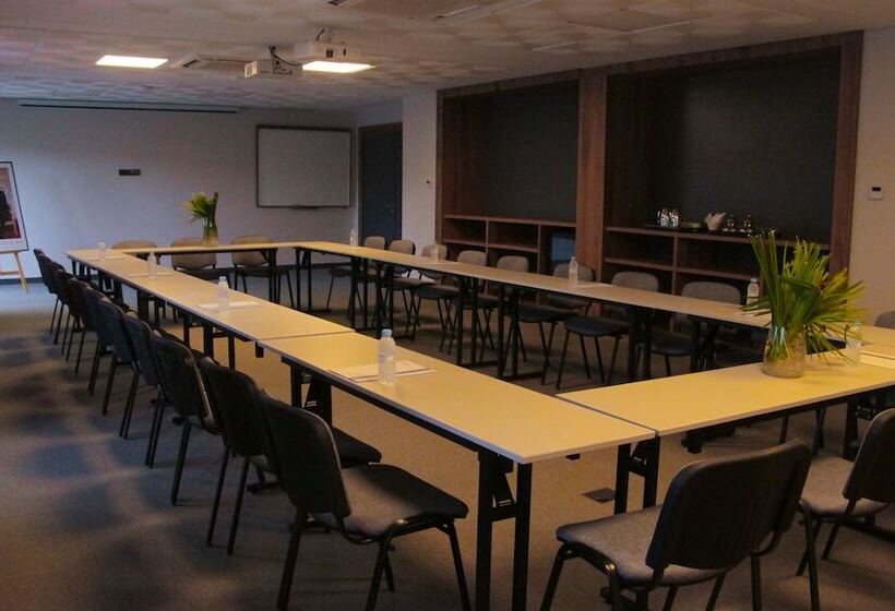 هاستل Urban Hotel And Spa