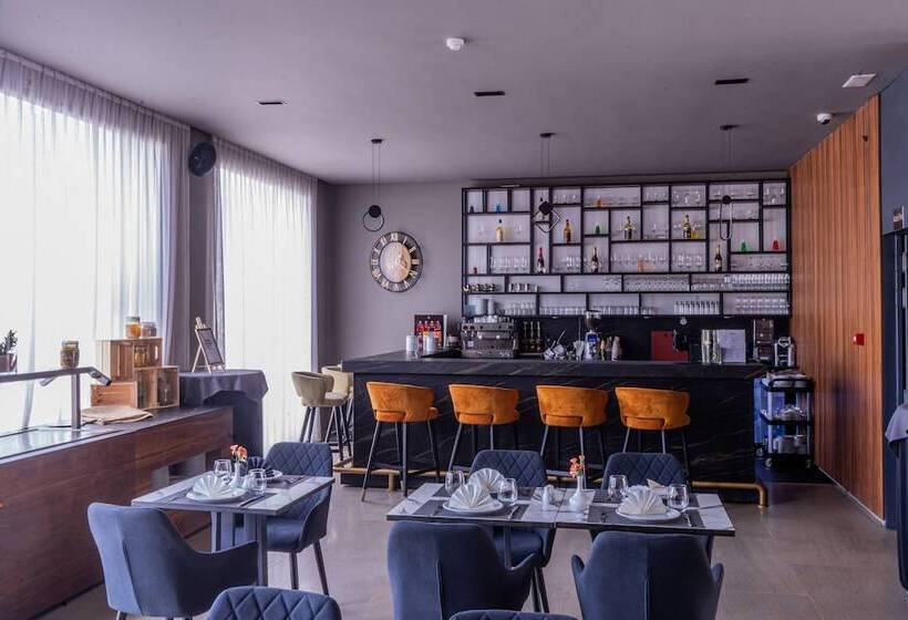 هاستل Urban Hotel And Spa