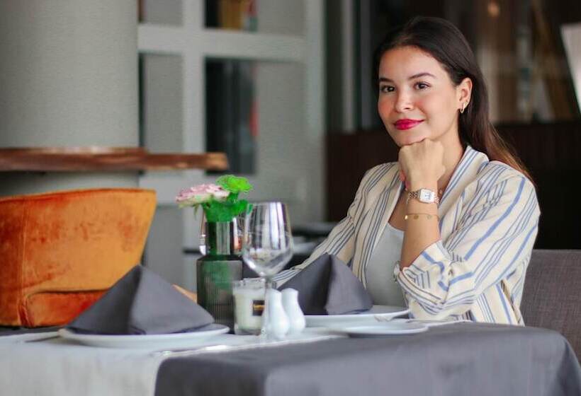 هاستل Urban Hotel And Spa