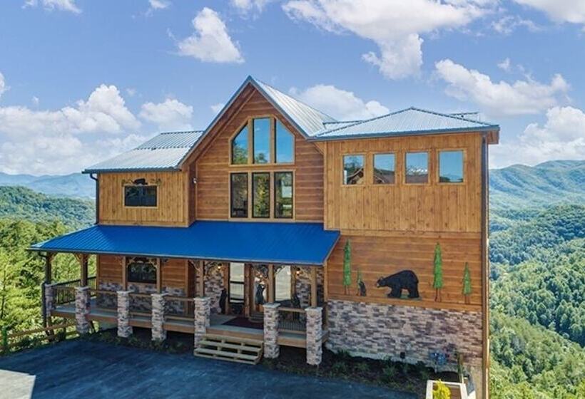 Bear Hugs   5 Bedrooms, 5.5 Baths, Sleeps 20 5 Cabin By Redawning