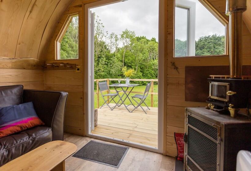 Beautiful 1 Bed Glamping Pod In Battle