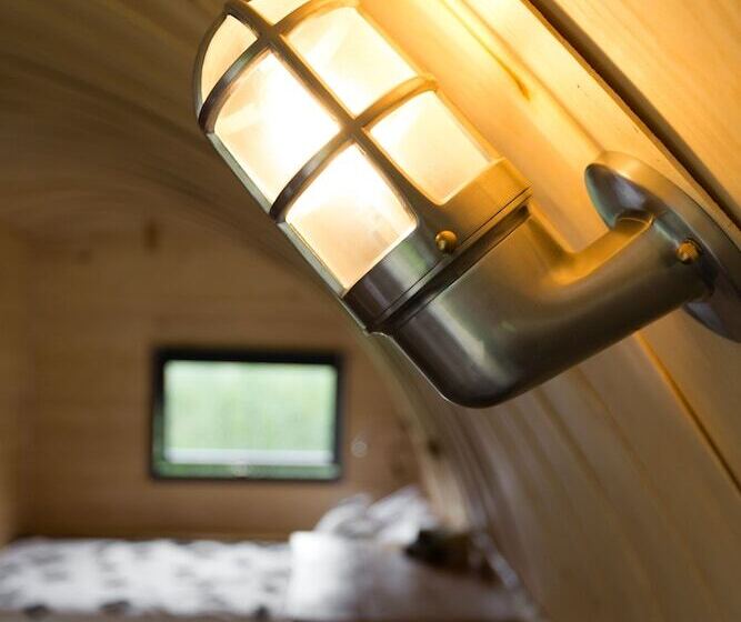 Beautiful 1 Bed Glamping Pod In Battle