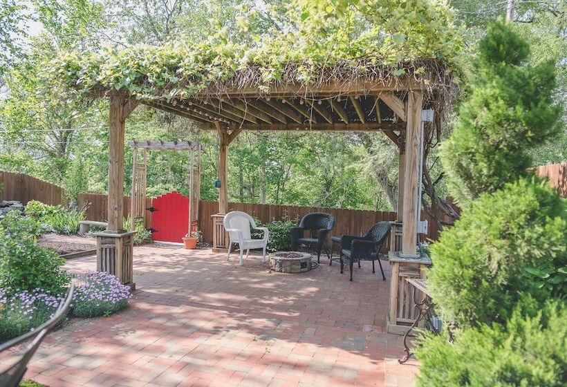 צימר Boonville Luxury Lodging