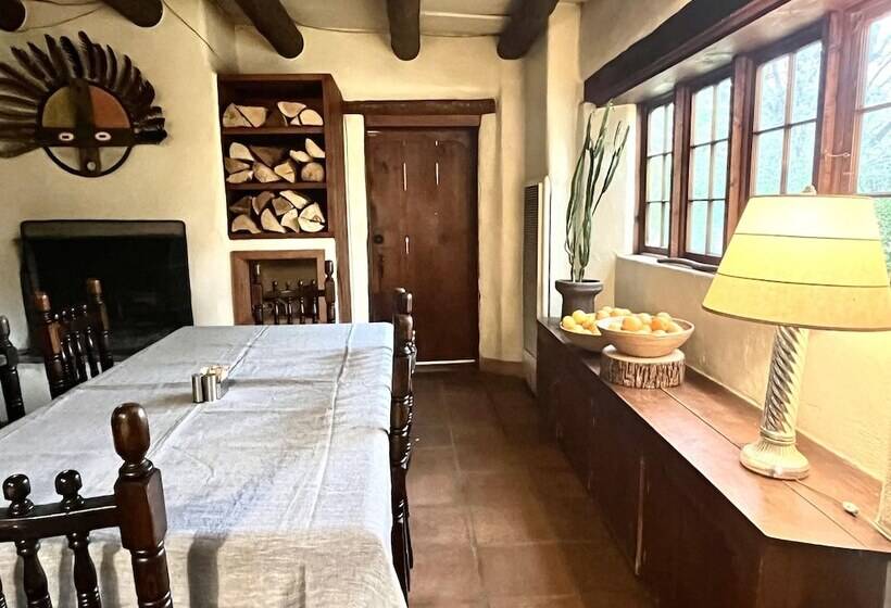 تختخواب و صبحانه Hacienda Del Sol