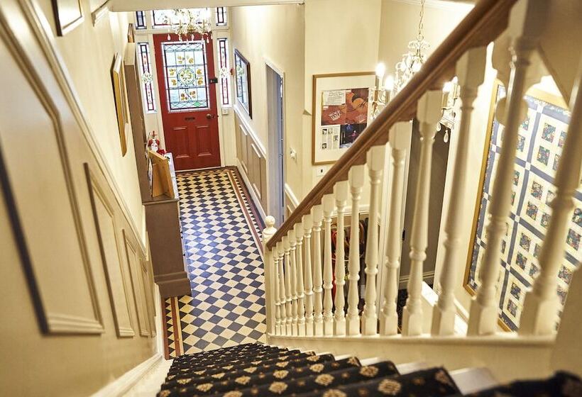 צימר Quilt And Croissants