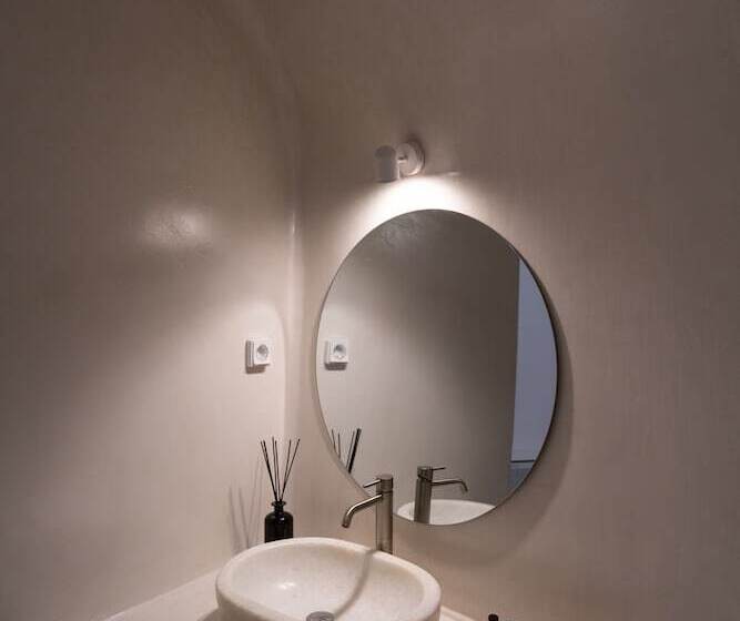 مبيت وإفطار Serendipity Cliffside Villa & Suites