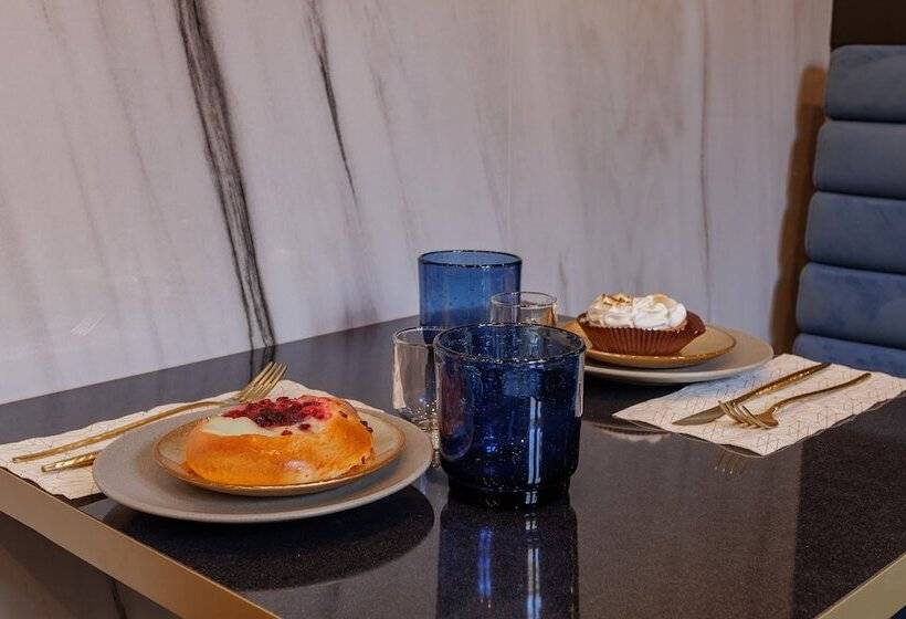 تختخواب و صبحانه Heritage Rooms Split Olympic Dream