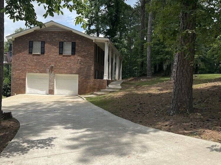 ベッドアンドブレックファースト Urban Lake House