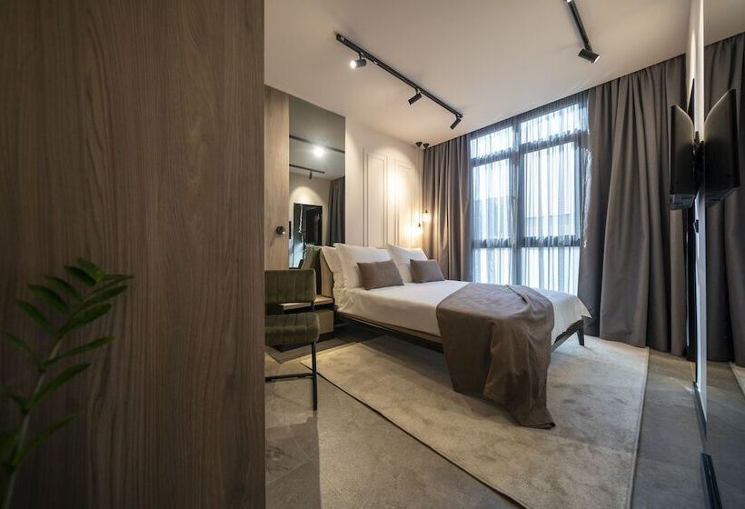 민박 Velvet Rooms & More