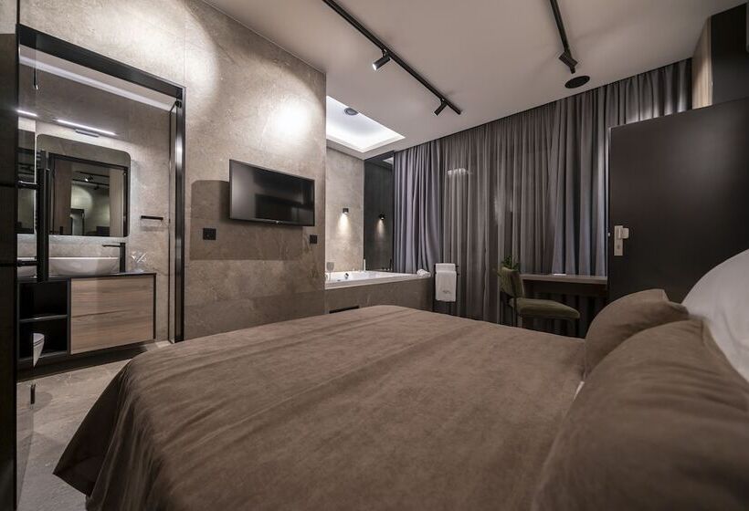 민박 Velvet Rooms & More