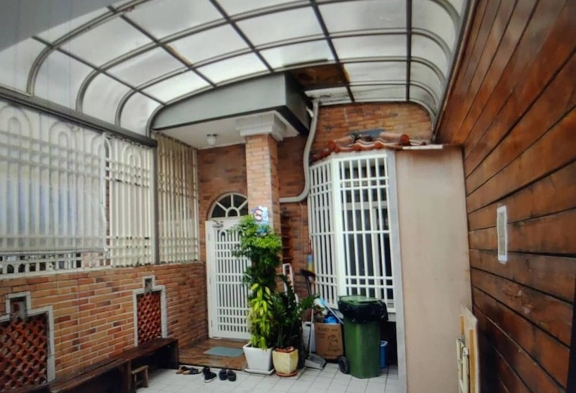 تختخواب و صبحانه Yingxia Kening