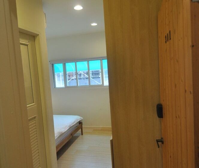 تختخواب و صبحانه Yingxia Kening