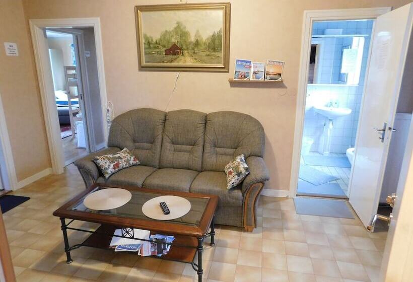 Blackstad Vandrarhem Hostal B&b