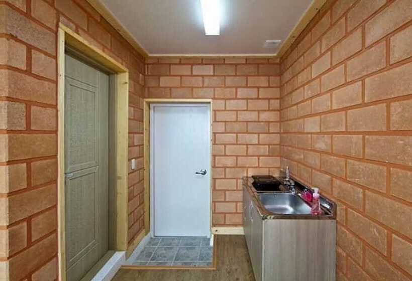 Boryeong Woori Hwangto Pension