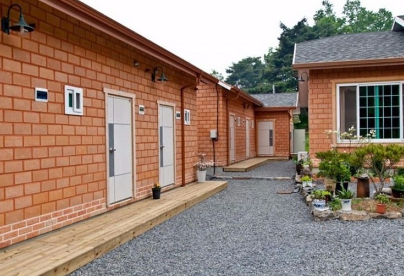 Boryeong Woori Hwangto Pension