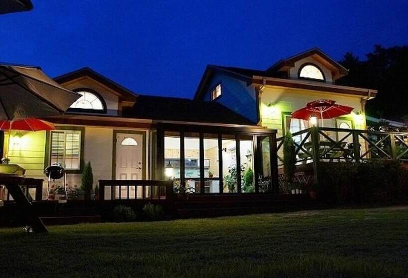 Pension On The Sea Shore In The Bosom Department Byeonsanbando