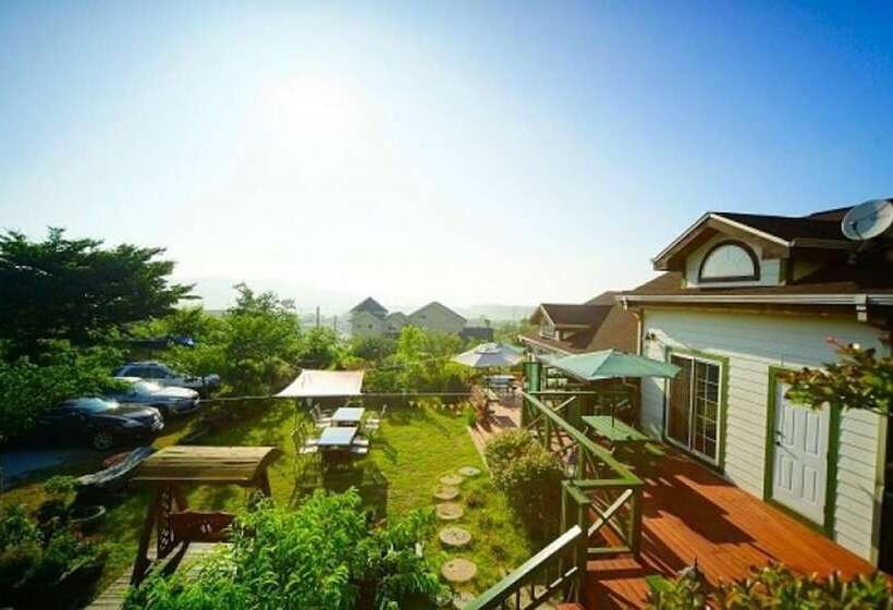 Pension On The Sea Shore In The Bosom Department Byeonsanbando