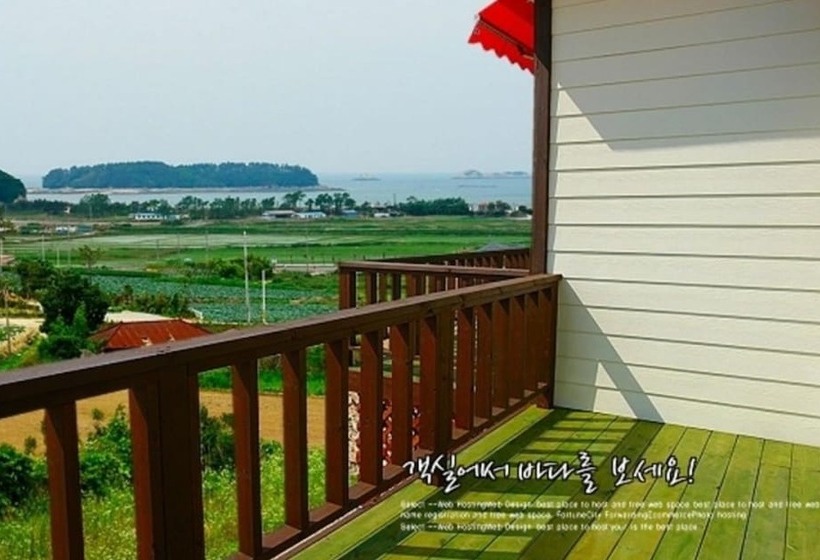 Pension On The Sea Shore In The Bosom Department Byeonsanbando