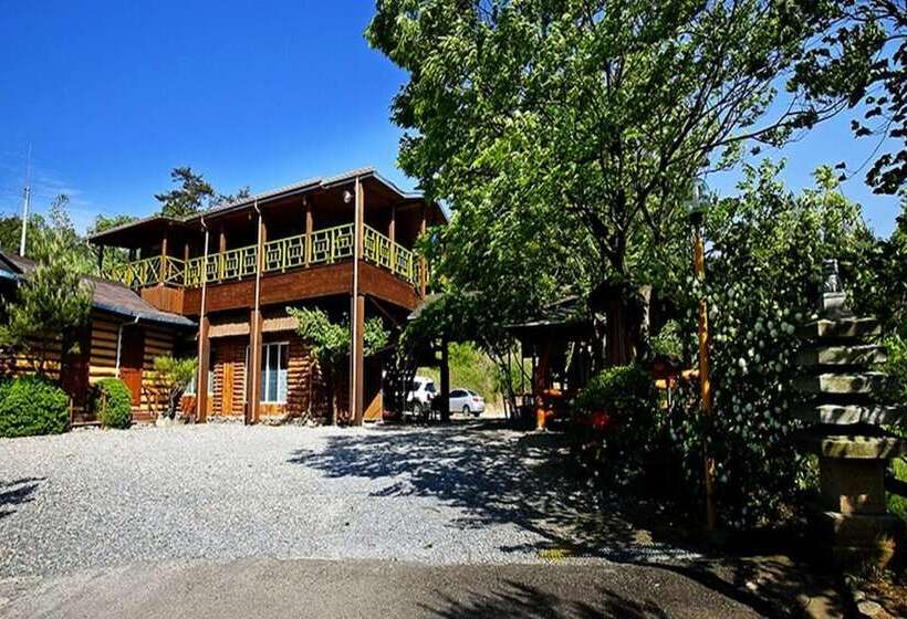 Cheongsong Hwangto Bungalow Pension