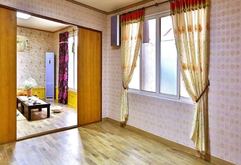 Cheongsong Hwangto Bungalow Pension