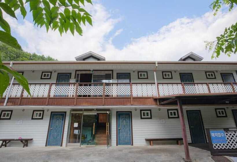 Chuncheon Byeolnim Dalnim Pension