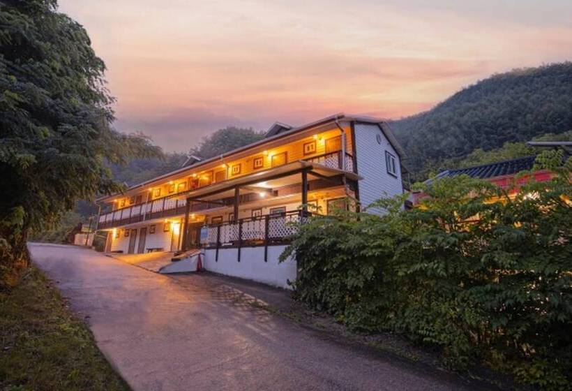 Chuncheon Byeolnim Dalnim Pension