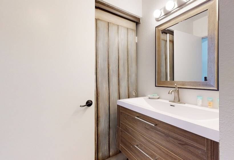 Crestview #2 Close To The Village, Near Year Round Outdoor Activities