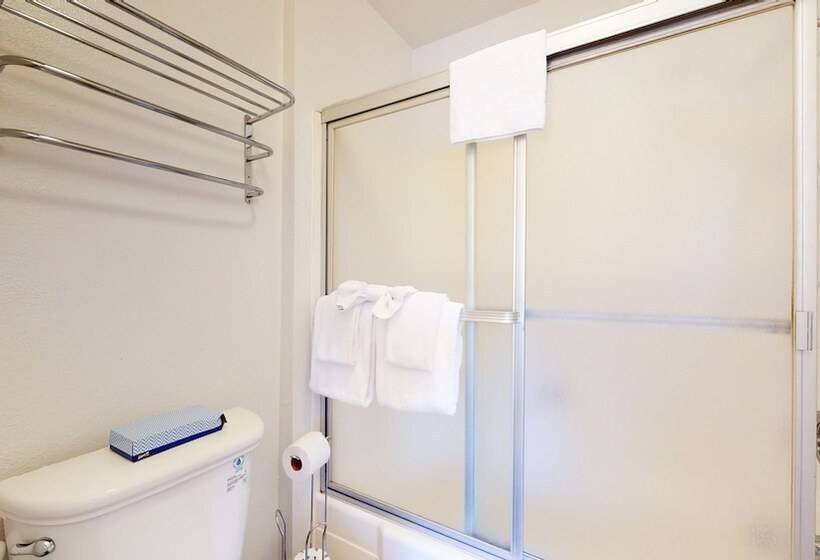 Crestview #2 Close To The Village, Near Year Round Outdoor Activities