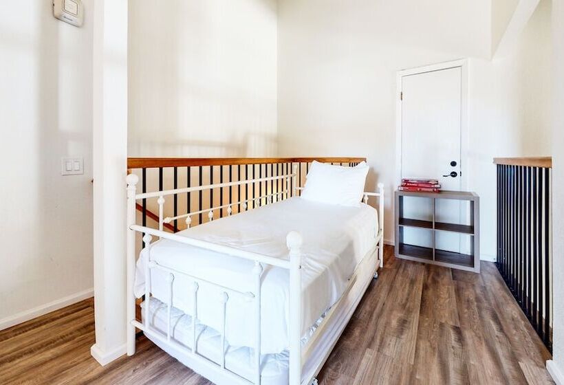 Crestview #2 Close To The Village, Near Year Round Outdoor Activities