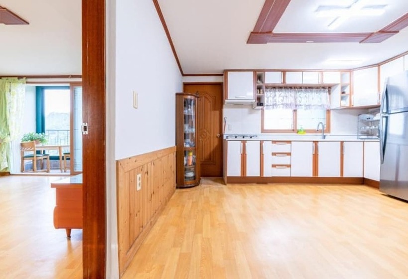 Daebudo Bada Solhyangi Pension