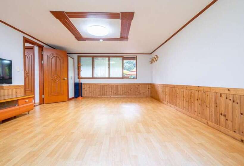 Daebudo Bada Solhyangi Pension