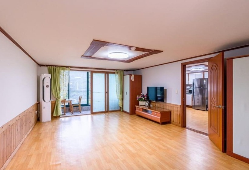 Daebudo Bada Solhyangi Pension