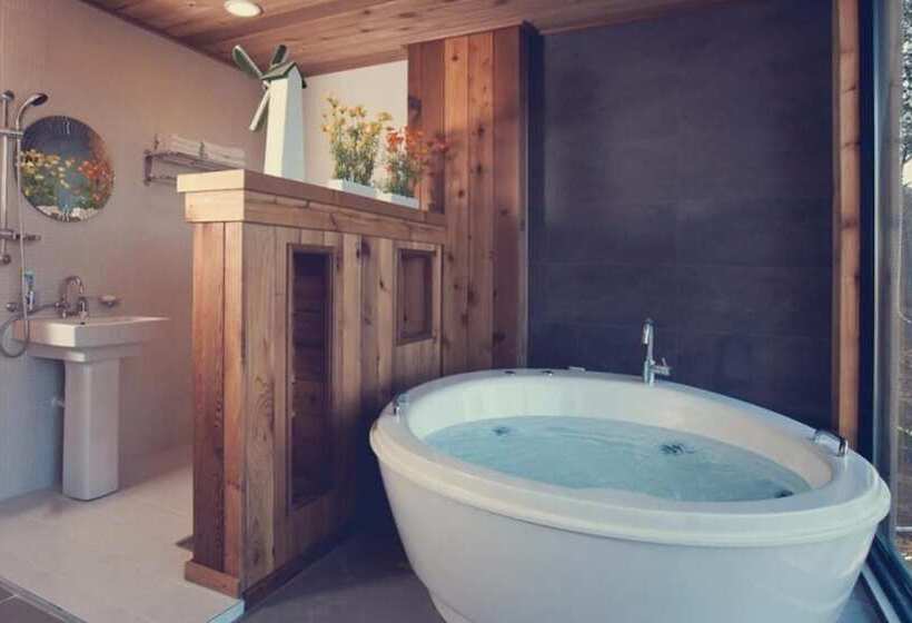 Daebudo Grove Resort Pension