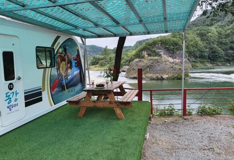 Пансион Youngwol Dongkang Village Caravan