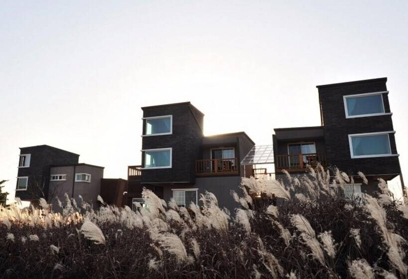Gangneung Gyeongpo Holiday Pension