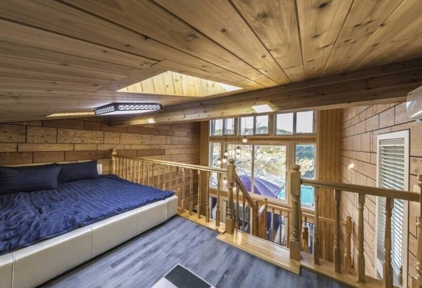 Gangneung Solbit Pension