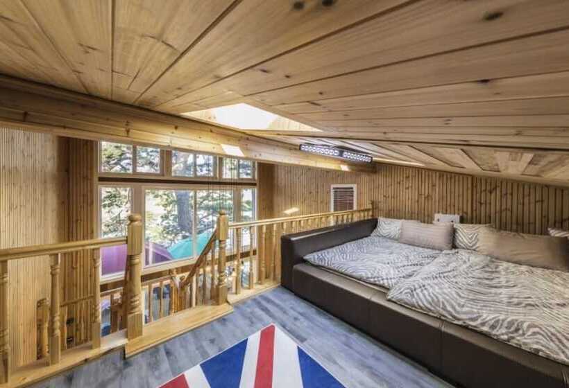 Gangneung Solbit Pension