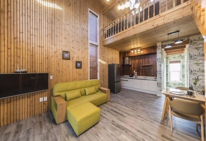 Gangneung Solbit Pension