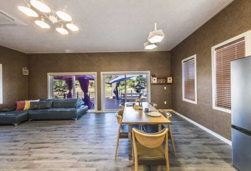 Gangneung Solbit Pension