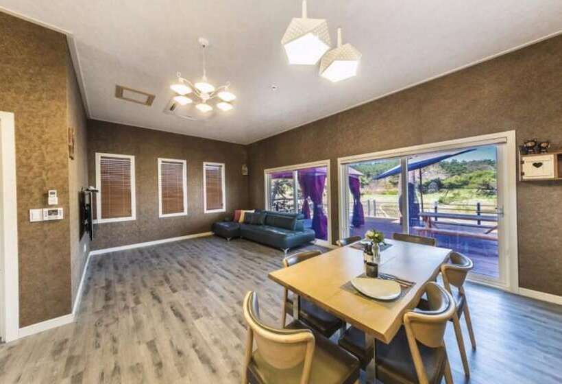 Gangneung Solbit Pension