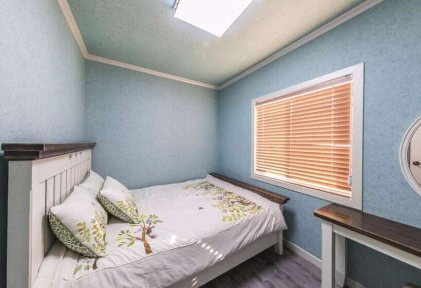 Gangneung Solbit Pension