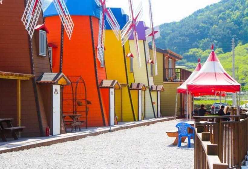 Geochang Windmill Village Pension